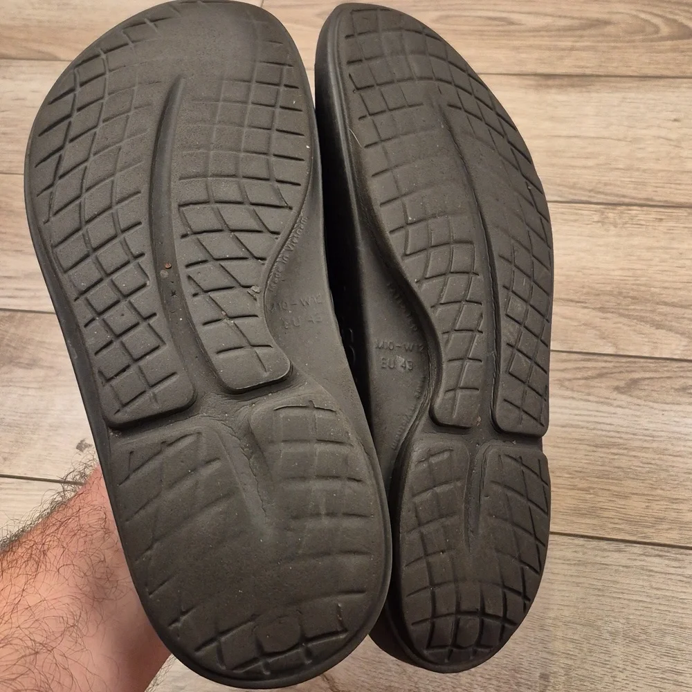 OOFOS Ooahh Black‎ Slip On Rubber Mens Sz 10 Slide Sandals Shoes Unisex